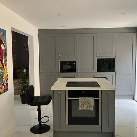 Ilsyn Grove Bristol